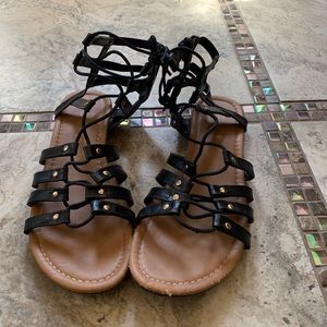 Strap up sandals - size 10W